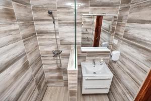 É-Vaskó Panzió Borpince