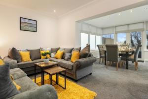 Plas Gwyn - Large Cottage Walk to Beach