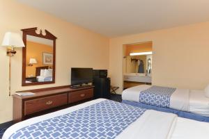 Standard Double Room with Two Double Beds - Smoking room in Econo Lodge Rocky Mount - Battleboro