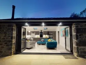 Limestone - 多尔顿因弗内斯