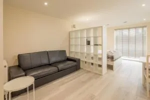 Pass the Keys Flat 9 Lovell Lodge - Modern Studio near Science Park - Milton