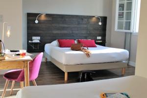 Hotels LOGIS Hotel St Sylvestre : photos des chambres