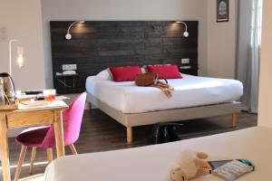 Hotels LOGIS Hotel St Sylvestre : photos des chambres