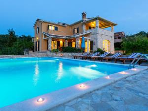 Villa Salvea with heated pool