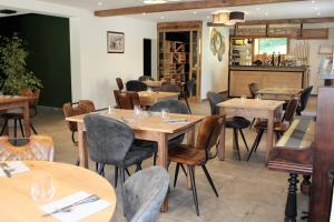 Hotels LOGIS Hotel St Sylvestre : photos des chambres