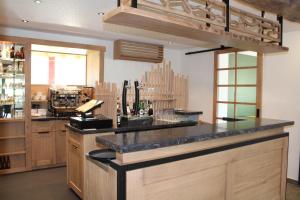 Hotels LOGIS Hotel St Sylvestre : photos des chambres