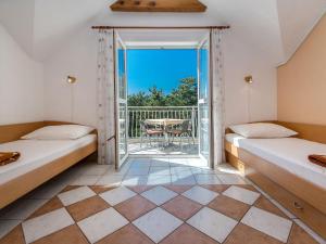 Apartment Villa Anna-3 by Interhome