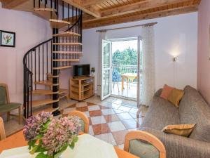 Apartment Villa Anna-4 by Interhome