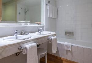 Double or Twin Room with Pool View room in Hotel Jerez & Spa