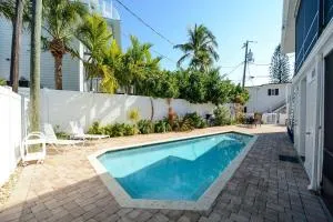Canal 309 - Right in Siesta Key Village! - Bailey Hall