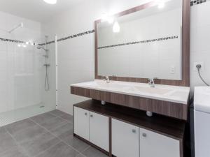 Apartment Les Amarres de lAiguillon-3 by Interhome