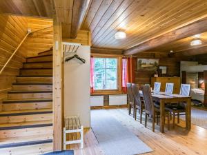 Holiday Home Metsäpirtti by Interhome