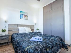 Apartment VISTA BAHIA-2 by Interhome