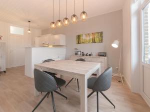 Apartment Carnac Station sunny and bright app by Interhome