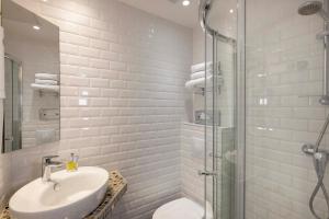 Hotels Hotel L'Interlude : Chambre Simple Classique avec Vue sur la Rue