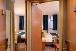 Hotels Hotel L'Interlude : Chambres Communicantes