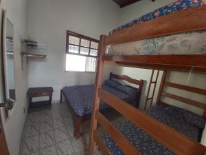 0006.01 - Maranduba - Chalé - 1 Dorm - 5 Pess - 3 Quadras Do Mar - Piscina Coletiva - WIFI