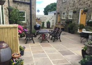 Hidden gem apartment in picturesque village close to Durham