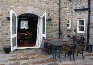 Hidden gem apartment in picturesque village close to Durham