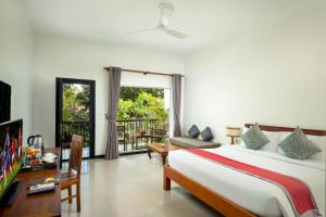 Landing Gold by Amatak