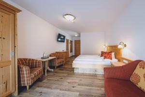 Double Room with Balcony room in Hotel Vorderronach