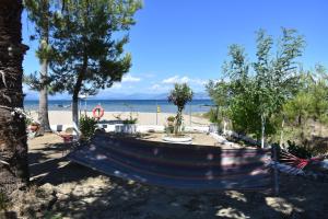Bouka Beachfront Bungalows