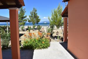 Bouka Beachfront Bungalows