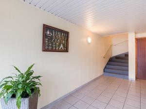 Appartements Quaint Apartment in Port en Bessin Huppain with Balcony : photos des chambres