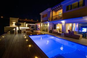 Luxury Villa Morelli with seaview & heated pool