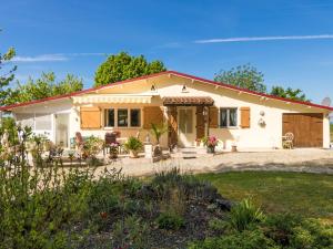 Spacious house with Private Pool in Nadaillac de Rouge