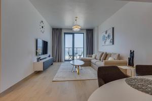 Lovely sea view apt La Cote 1 La Mer 1min to beach