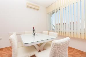 Apartment Ana Chill in Bast