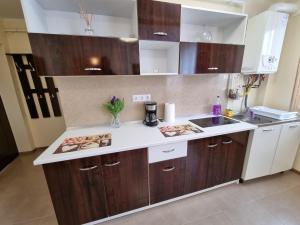 11 RESIDENCE APARTMENT