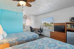 Standard Room with Two Double Beds room in Malibu Resort Motel