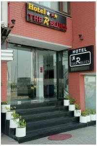 Hotel The R Blues - Near IGI Airport New Delhi