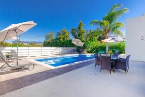 Alkistias & Konstantinos Villa