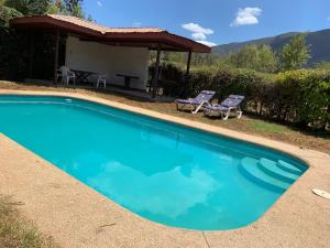 Casa tranquila y central con piscina en Olmué