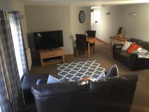 Stylish Historic Apartment - Sleeps 3 & Parking