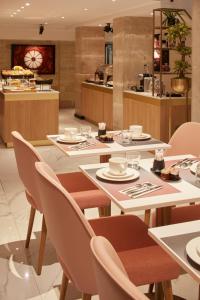 Hotels Hotel Atmospheres : photos des chambres