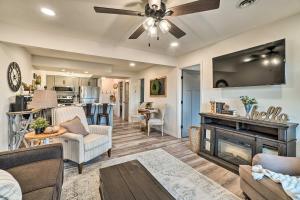 Unwind Fireside! Condo 1 Mi to Silver Dollar City