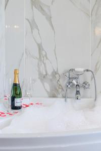 Aurora LovRoom Proche de Saint Charles