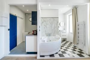 Aurora LovRoom Proche de Saint Charles