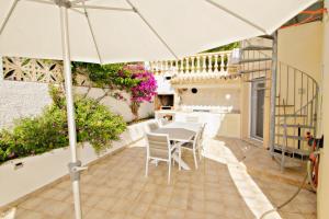 Sol Mar - sea view holiday home with private pool in Benissa