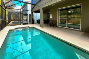 Paradise Palms Home with Pool, 6 Mi to Disney!