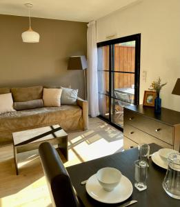 Bel appartement cosy dans résidence avec piscine 5 minutes plage