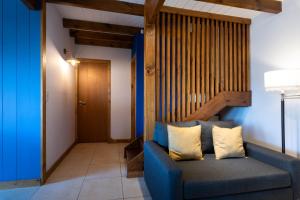 Oliver Mountain Home Blue