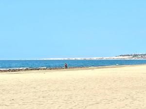 Apartamento vacacional sur de Gran Canaria, segunda linea de playa con wifi