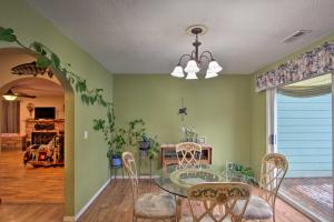 Packwood Getaway with Game Room, Grill and Patio