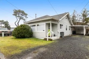 Seaside Ikebana - Seaside