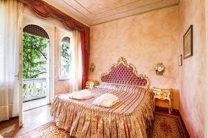 Romantic Double Room room in Hotel Ville Montefiori